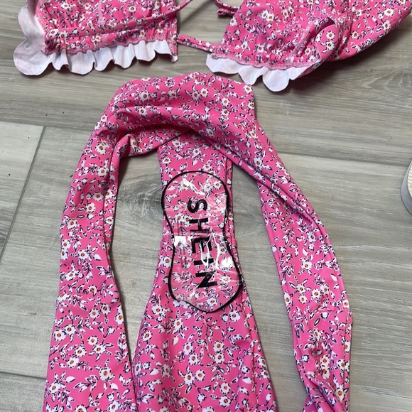 SHEIN bikini, pink with small flowers 🌸 bathing suit👙 size medium - Picture 5 of 5
